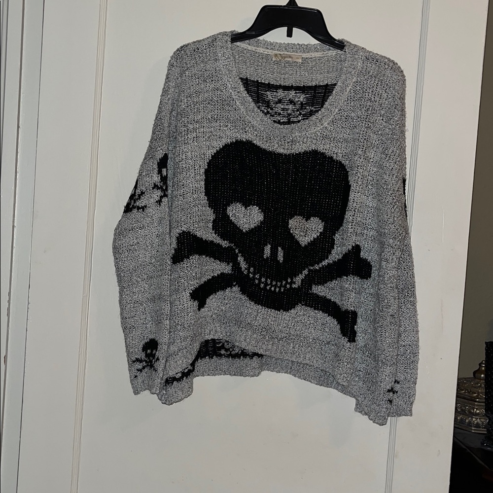 Urban Day Gray Skull Sweater